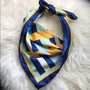 Small neck scarf